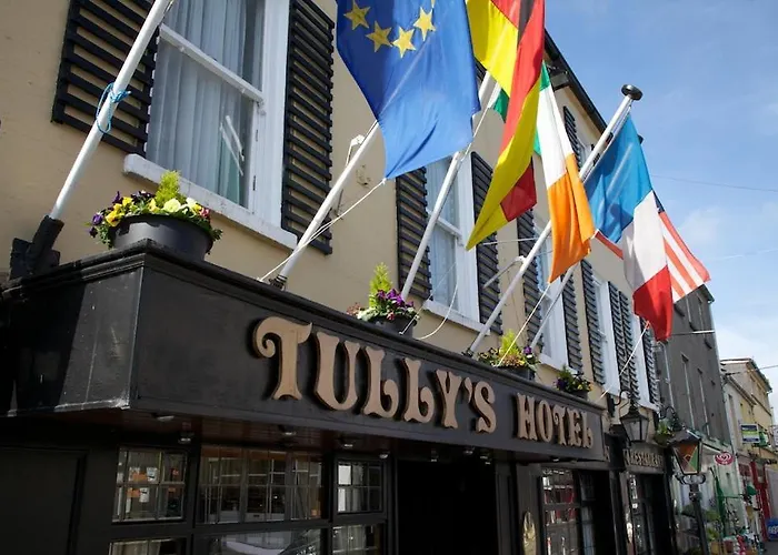 Tully\'S Hotel